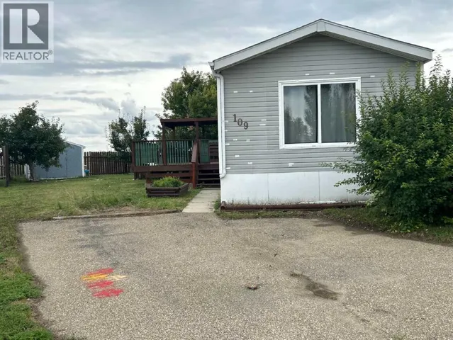 109 Meadowlake Close E, Brooks, Alberta T1R1G1