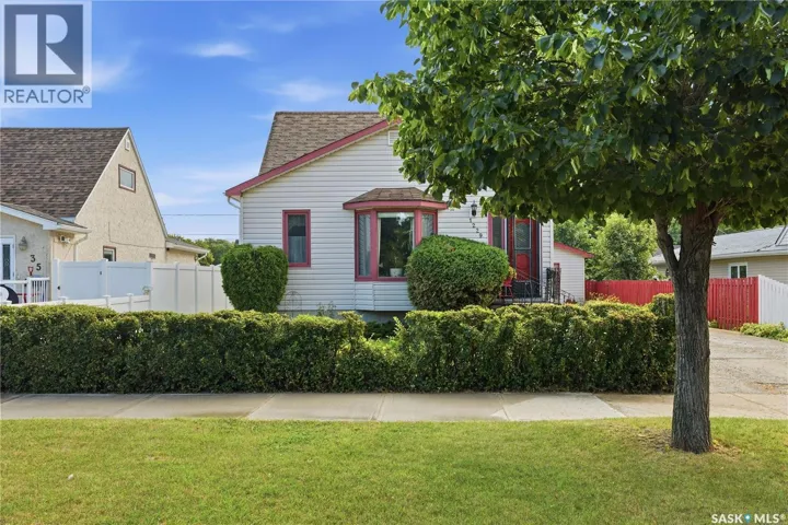 1229 Willow AVENUE, Moose Jaw, Saskatchewan S6H1H1