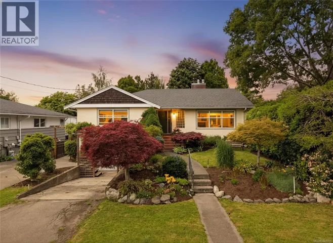 2758 Dunlevy St, Oak Bay, British Columbia V8R5Z5