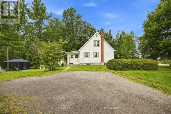 2583 B LINE ROAD, Laurentian Valley, Ontario K8A6W8