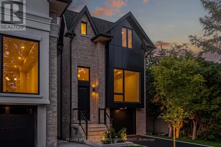 37 WESLEY AVENUE, Mississauga (Port Credit), Ontario L5H2M6