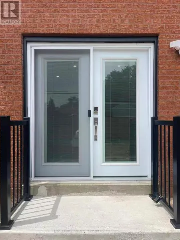 UNIT 2 - 17 ROSEMEADE AVENUE, Toronto (Stonegate-Queensway), Ontario M8Y3A2