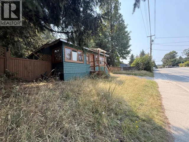 5700 PORPOISE BAY ROAD, Sechelt, British Columbia V0N3A0
