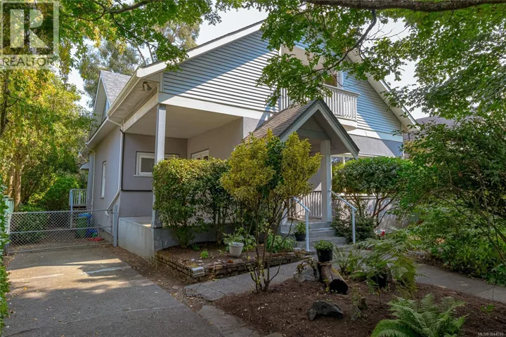 915 Oliver St, Oak Bay, British Columbia V8S4W5