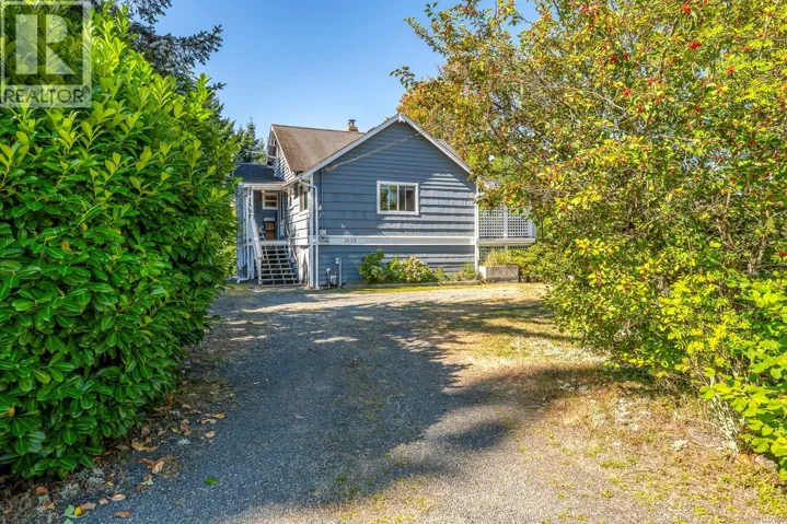 2625 Urquhart Ave, Courtenay, British Columbia V9N6T6