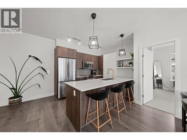 405 630 COMO LAKE AVENUE, Coquitlam, British Columbia V3J0E4