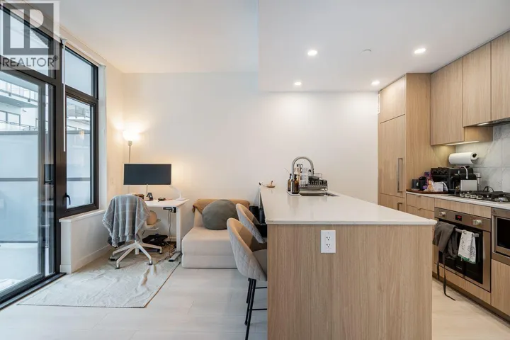 708 626 CLAREMONT STREET, Coquitlam, British Columbia V3J0T1