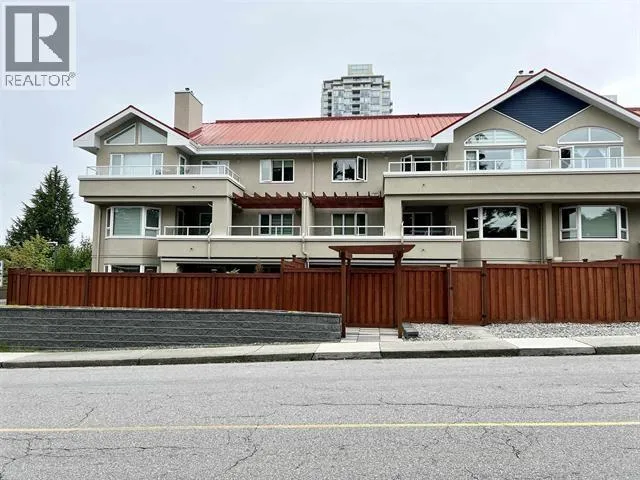 201 501 COCHRANE AVENUE, Coquitlam, British Columbia V3J7W5