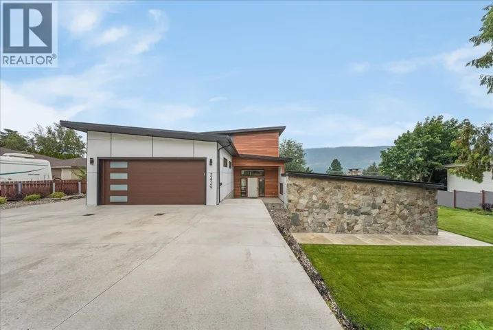 3429 8TH Avenue, Castlegar, British Columbia V1N4L1