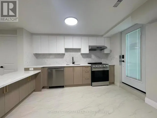 UNIT 3 - 17 ROSEMEADE AVENUE, Toronto (Stonegate-Queensway), Ontario M8Y3A2