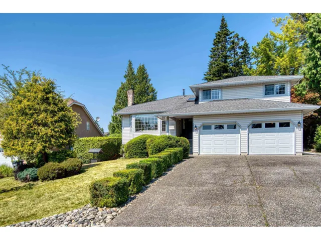 16379 9 AVENUE, Surrey, British Columbia V4A9B5