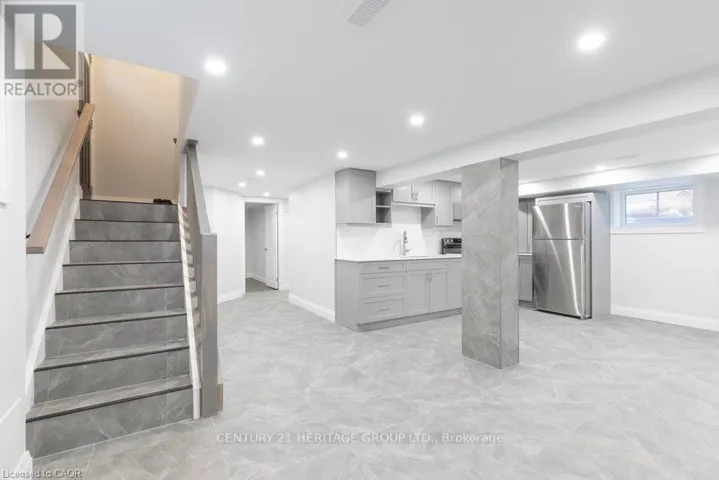 658 UPPER SHERMAN AVENUE, Hamilton (Burkholme), Ontario L8V3M5