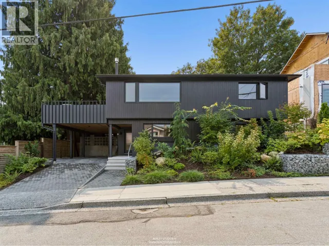 476 E 29TH AVENUE, Vancouver, British Columbia V5V2R7