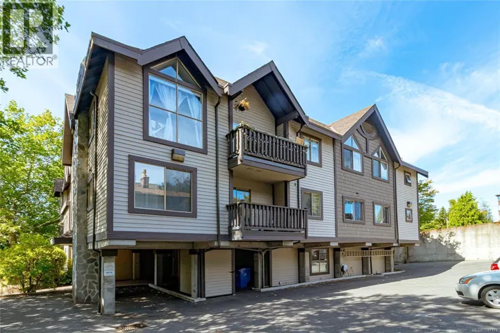 302 108 Gorge Rd W, Saanich, British Columbia V9A1M2