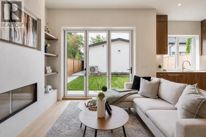 2 456 E 38TH AVENUE, Vancouver, British Columbia V5W1H7