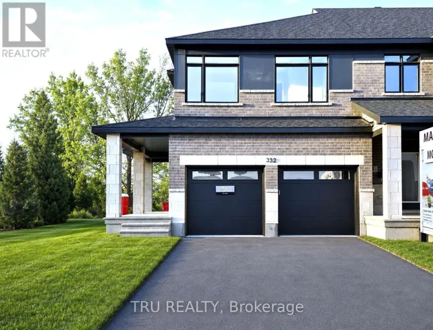 332 MAKOBE LANE, Ottawa, Ontario K4M0M1