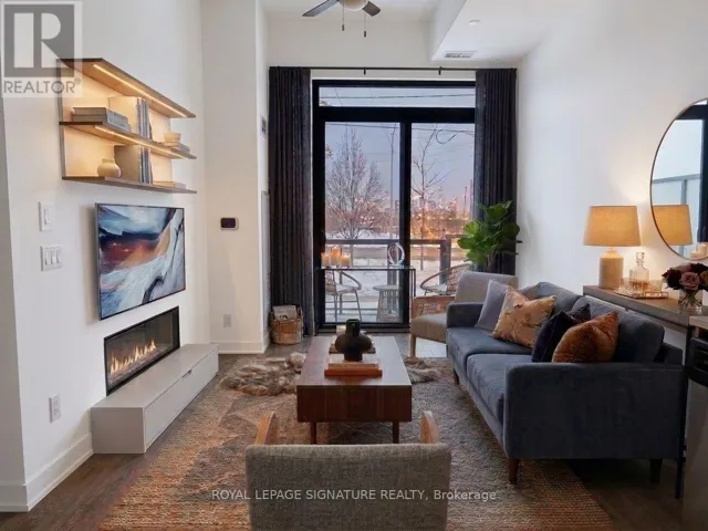 104B - 3200 DAKOTA COMMON, Burlington (Alton), Ontario L7M2A7