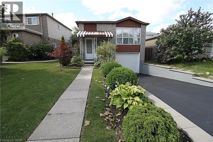 35 GARDEN Crescent, Hamilton, Ontario L8V4T3