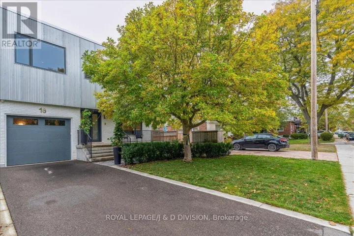 16 FORTY FIRST STREET, Toronto (Long Branch), Ontario M8W3N5