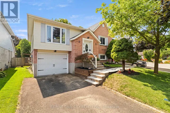 21 GOLDEN MEADOW CRESCENT, Kitchener, Ontario N2N2L7