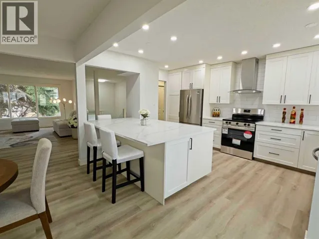 7032 78 Street NW, Calgary, Alberta T3B4H9