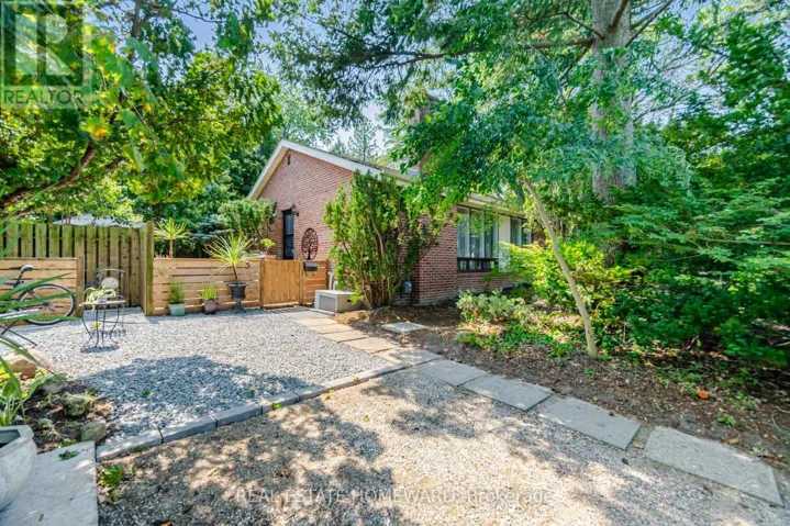 3 SHADWELL PLACE, Toronto (Banbury-Don Mills), Ontario M3B1J4