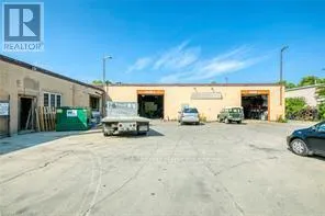 9 MEADOW LANE, Hamilton (Dundas), Ontario L9H1L1