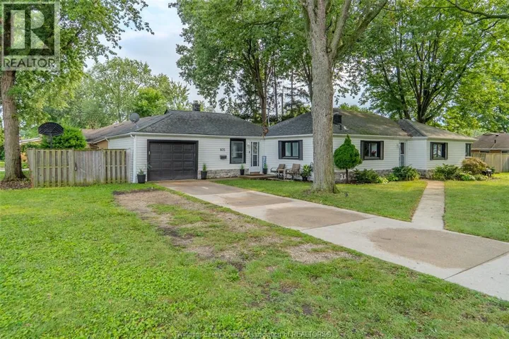 805 Roselawn DRIVE, Windsor, Ontario N9E1K7