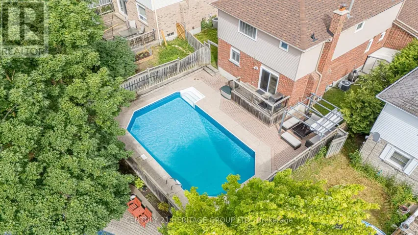 222 FORSYTH ROAD, Newmarket (Bristol-London), Ontario L3Y7Y9
