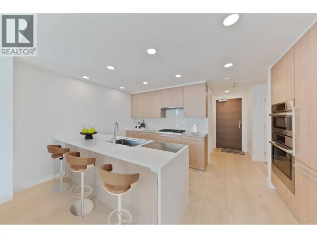 504 2780 VALLEY CENTRE AVENUE, North Vancouver, British Columbia V7J0C4