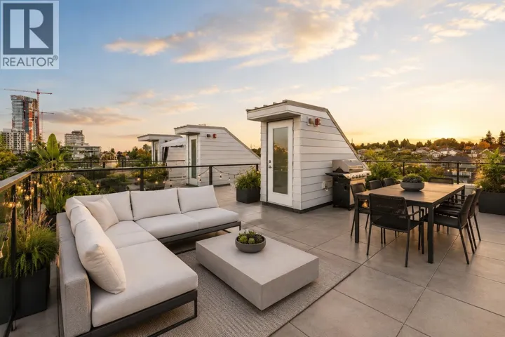 138 W WOODSTOCK AVENUE, Vancouver, British Columbia V5Y0N1