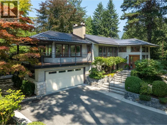 431 SOUTHBOROUGH DRIVE, West Vancouver, British Columbia V7S1M3