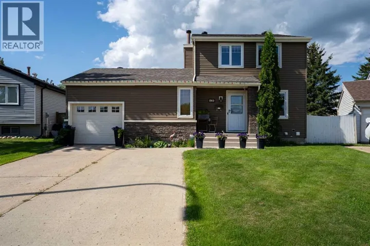 108 Norbasca Bay, Fort McMurray, Alberta T9H4T6