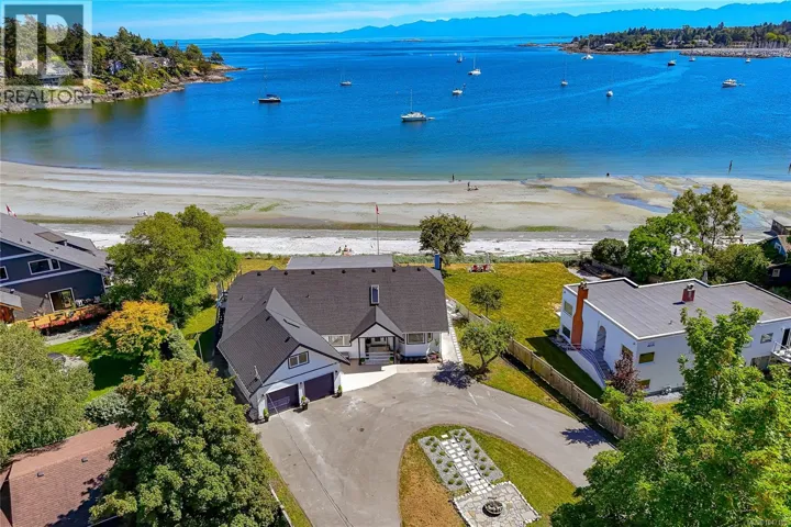 3905B Cadboro Bay Rd, Saanich, British Columbia V8N4G3