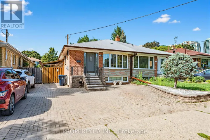 48 SANTA BARBARA ROAD, Toronto (Willowdale West), Ontario M2N2C2