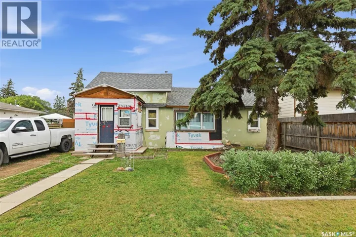 450 Y AVENUE S, Saskatoon, Saskatchewan S7M3J9