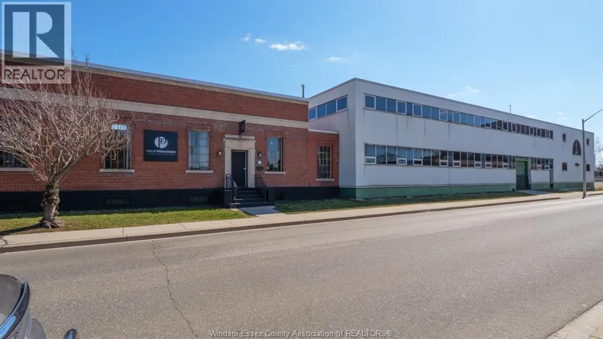 980 MCDOUGALL Unit# 2B, Windsor, Ontario N9A3X3