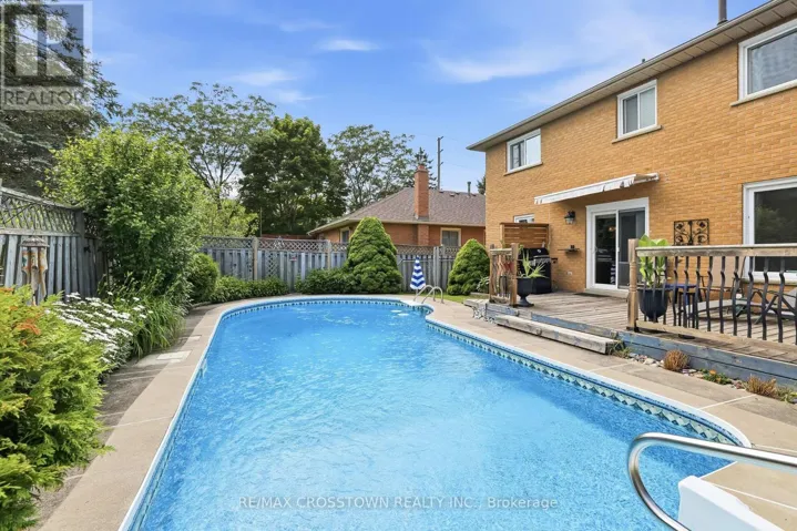 4 MARTINET STREET, Whitby (Pringle Creek), Ontario L1N8K8