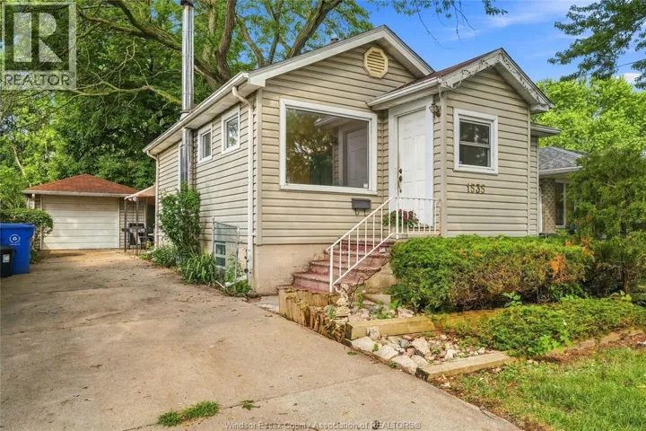 1535 BUCKINGHAM DRIVE, Windsor, Ontario N8T2A3