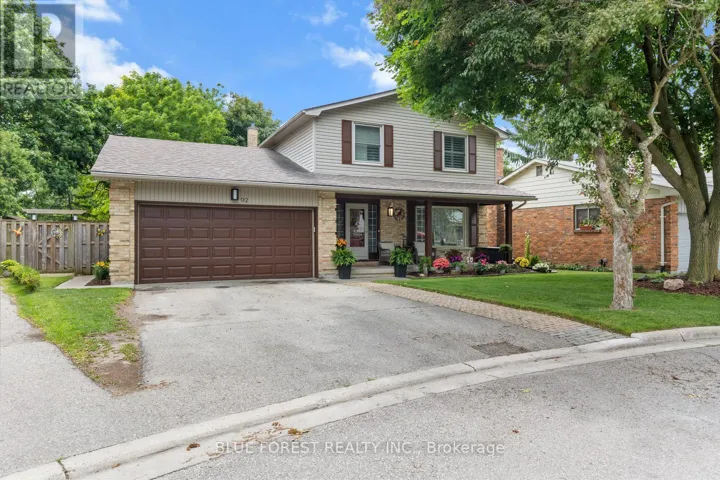 92 SALEM COURT, London South (South M), Ontario N6K1S9