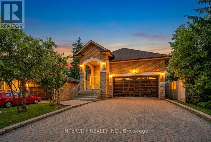 42 OAK AVENUE, Richmond Hill (South Richvale), Ontario L4C6R7