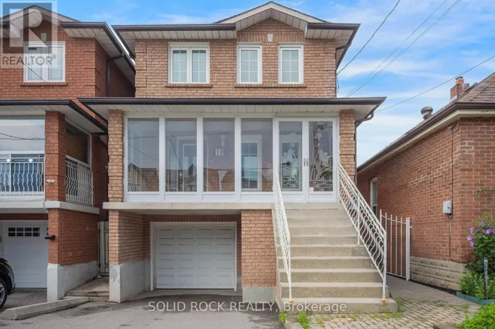 18 MAPLE BUSH AVENUE, Toronto (Humberlea-Pelmo Park), Ontario M9N1S6