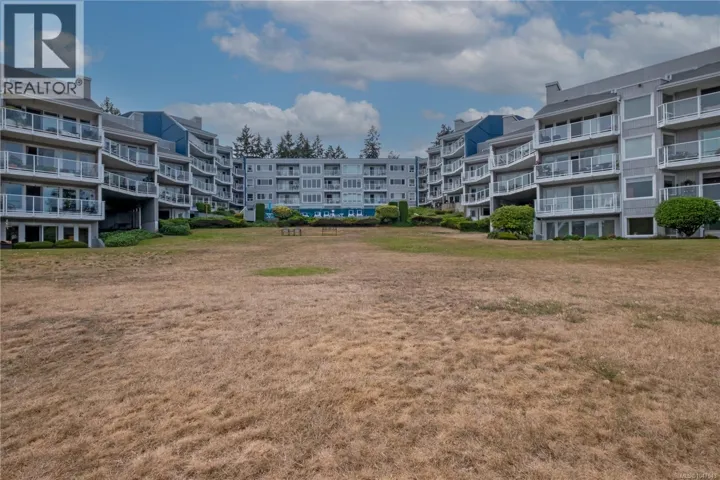 325 2562 Departure Bay Rd, Nanaimo, British Columbia V9R5J6