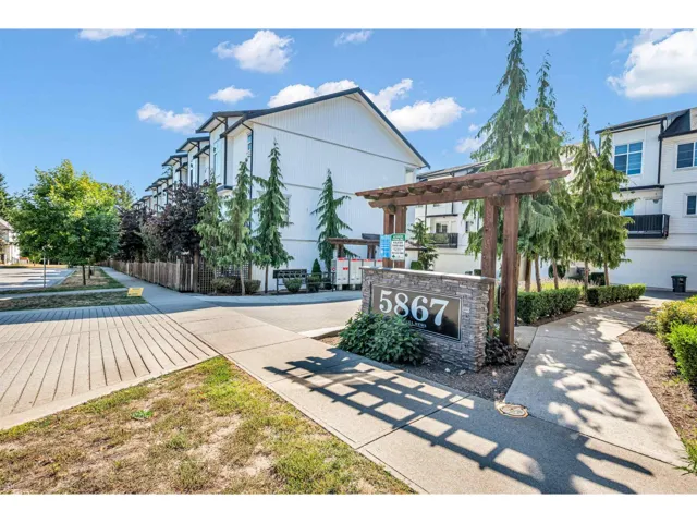 32 5867 129 STREET, Surrey, British Columbia V3X0J4