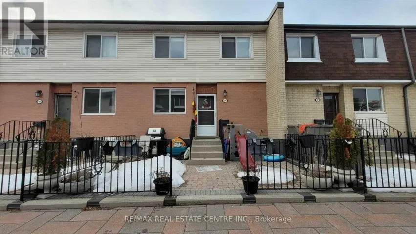 200 - 2170 BROMSGROVE ROAD, Mississauga (Clarkson), Ontario L5J4J2