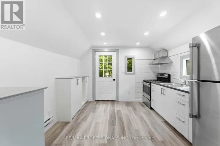 759 BARTON STREET E, Hamilton (Stipley), Ontario L8L3A9