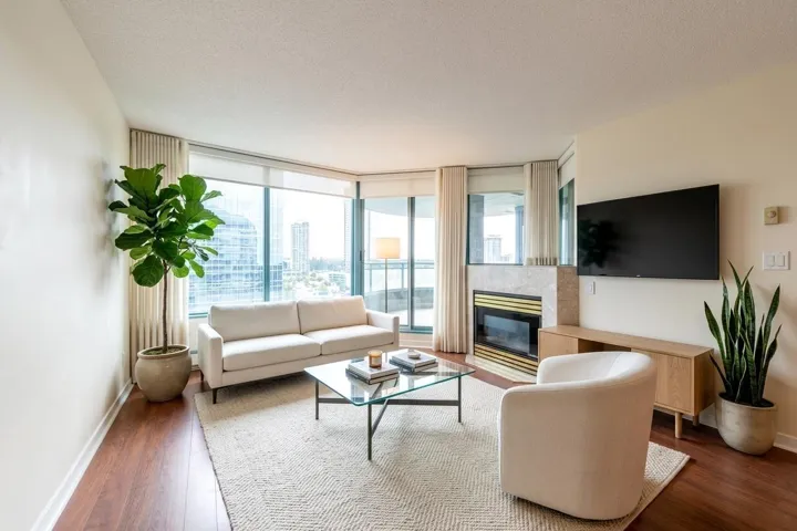 1608 13383 108 AVENUE, Surrey, British Columbia V3T5T6
