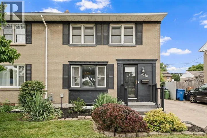 2258 TECUMSEH ROAD West, Windsor, Ontario N9B1W1