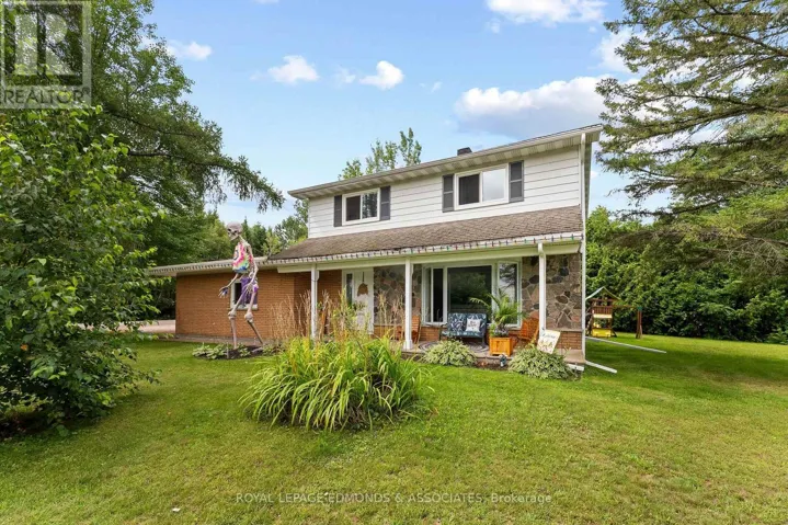 6 BRIAN STREET, Laurentian Valley, Ontario K8A6W4
