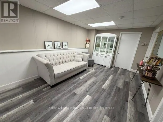 UPPER - 465A ST PATRICK STREET W, Centre Wellington (Fergus), Ontario N1M1M2
